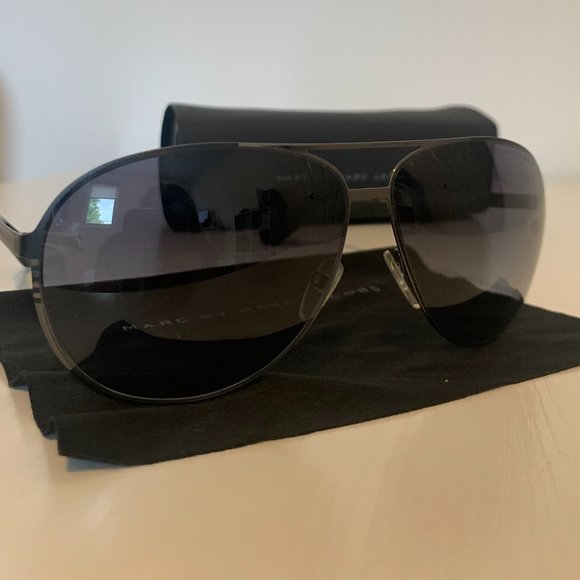 Marc Jacobs Sunglasses - Picture 5 of 5